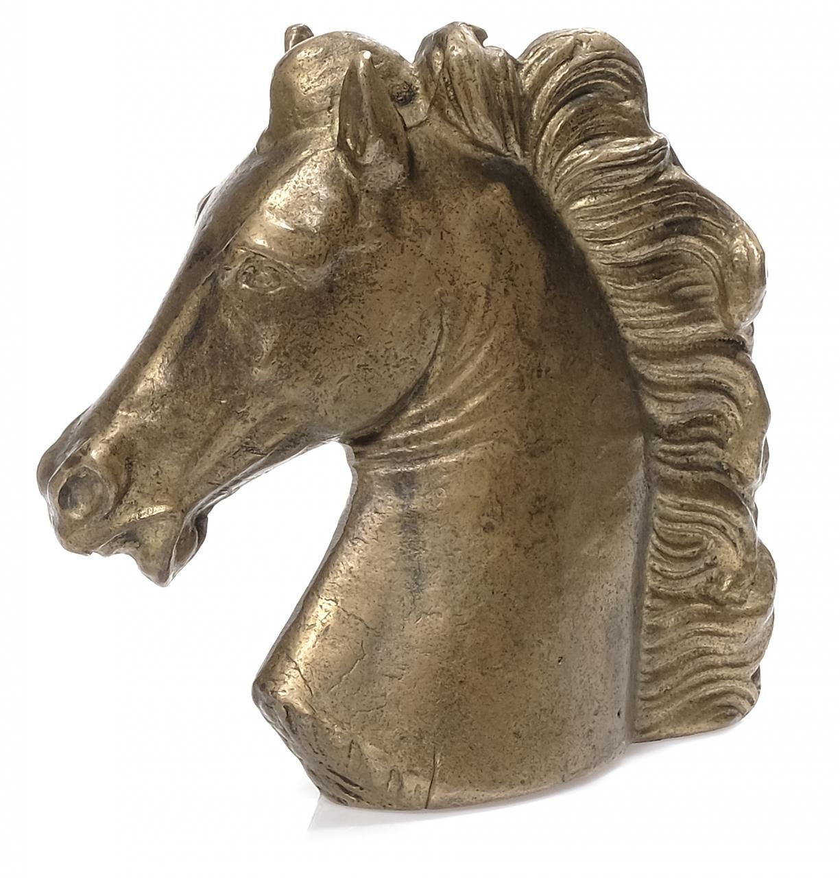 Null Figur eines Pferdes aus vergoldeter Bronze. 

18 x 17 cm