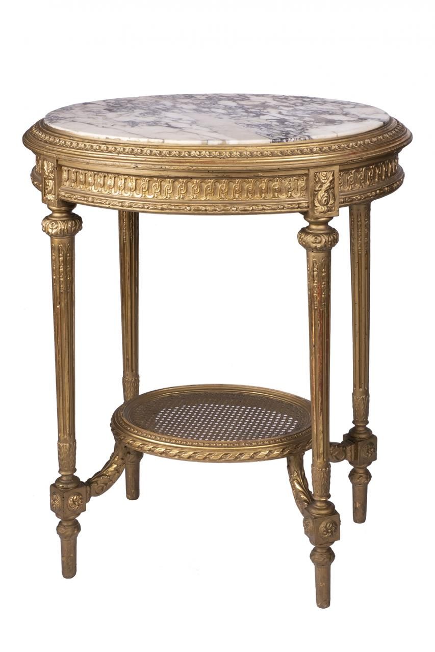 Null 路易十六风格的法国边桌，雕刻和镀金的木头，有纹路的大理石桌面。S. XIX. 

79 x 72 x 54厘米