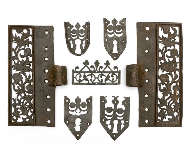 Null Two hinges with identical decoration in wrought and pierced iron.
European &hellip;