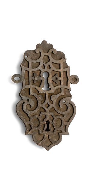 Null Important 17th century engraved openwork iron lock façade.
It presents, riv&hellip;