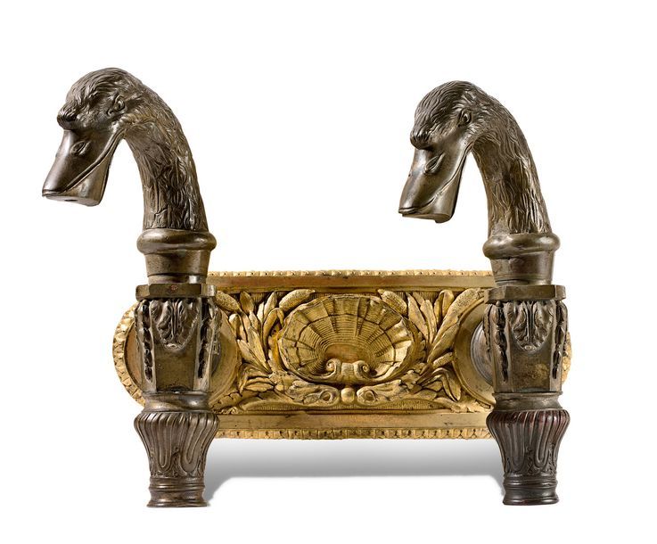 Null Rare paire de robinets en bronze patiné et bronze doré.
Les robinets figure&hellip;