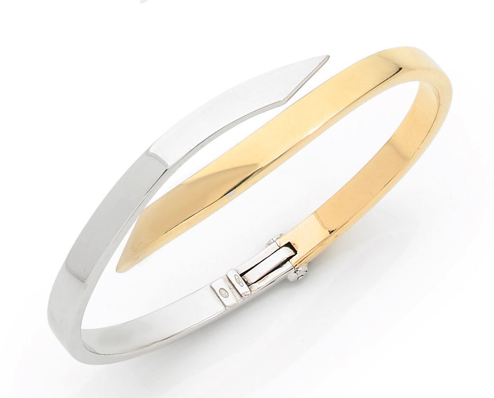 Null Bracelet rigide ouvrant croisé en or jaune et gris 18K (750‰) formé de deux&hellip;