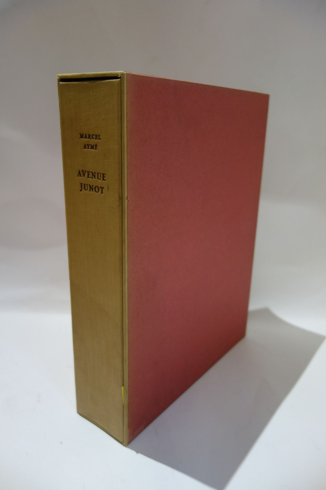 CARCO - DARAGNES. 白天和晚上。巴黎，Prétextes，1946年，4开本，带插图的封面，盒装版。第一版配有达拉涅斯的21幅彩色原版石板画，包&hellip;
