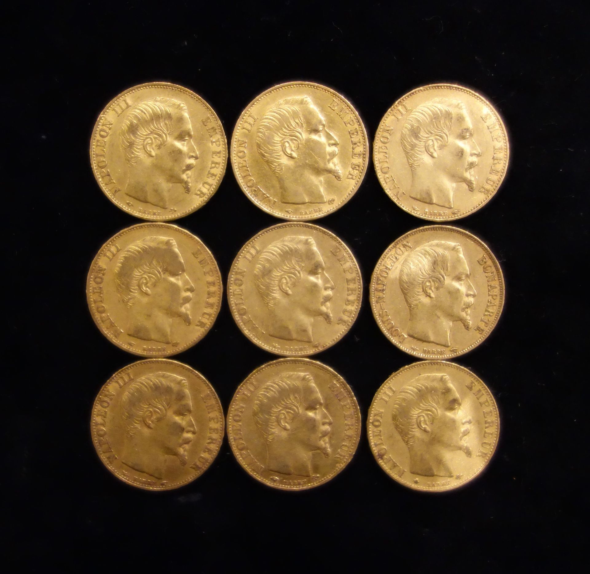 Null Neun 20-F-Goldmünzen von Napoleon III.
Gewicht: 57,7 g