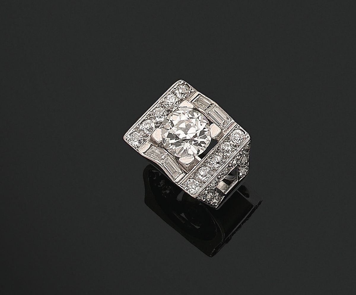 Null Un anello da sigillo in oro bianco e platino 18K (750‰) con un diamante a m&hellip;