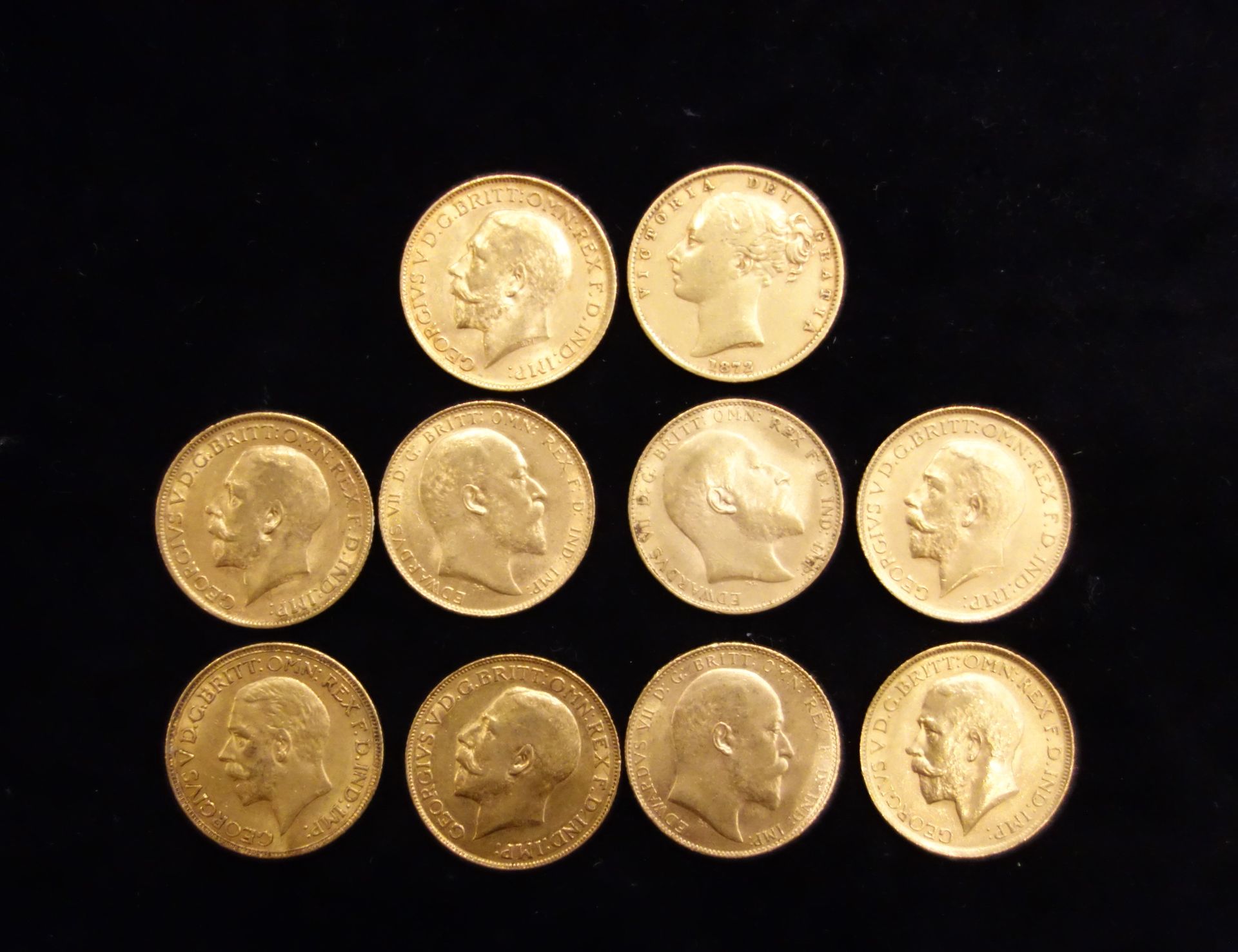 Null Ten gold sovereigns.
Weight: 79.6 g