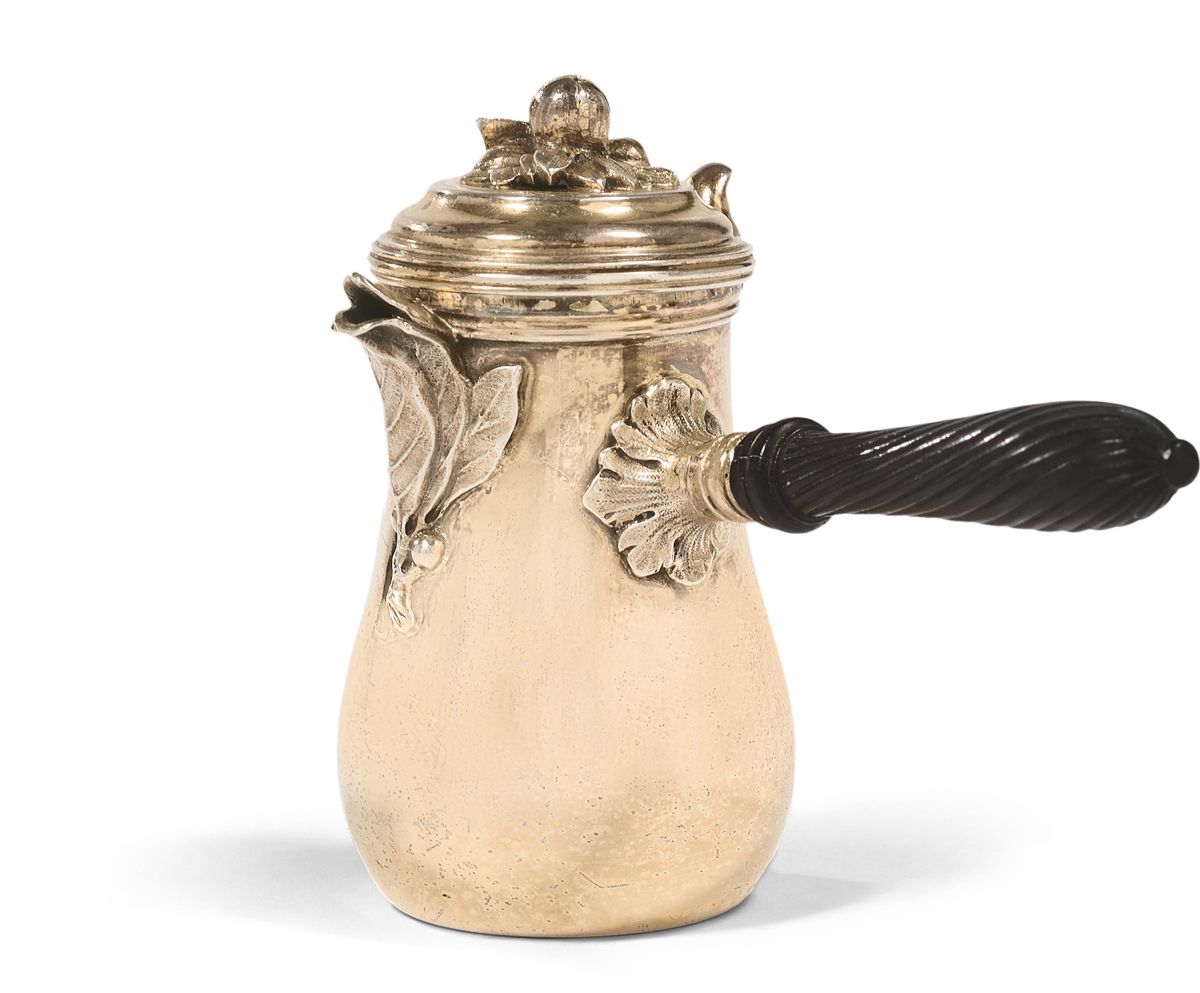 Null 名为 "Mignonnette "的镀金小咖啡壶，平底阳台形式；壶嘴和壶盖的握柄上有咖啡树的叶子和种子的装饰，黑檀木的扭曲把手；在壶盖上有David-&hellip;