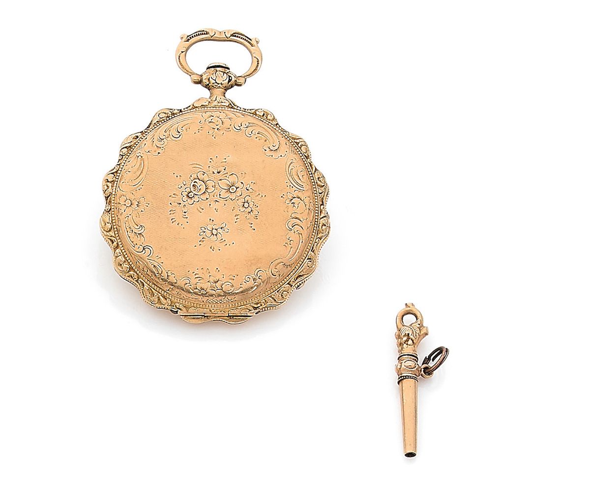 Null 18K (750‰) yellow gold pocket watch and key. White dial, Roman numerals. Gu&hellip;