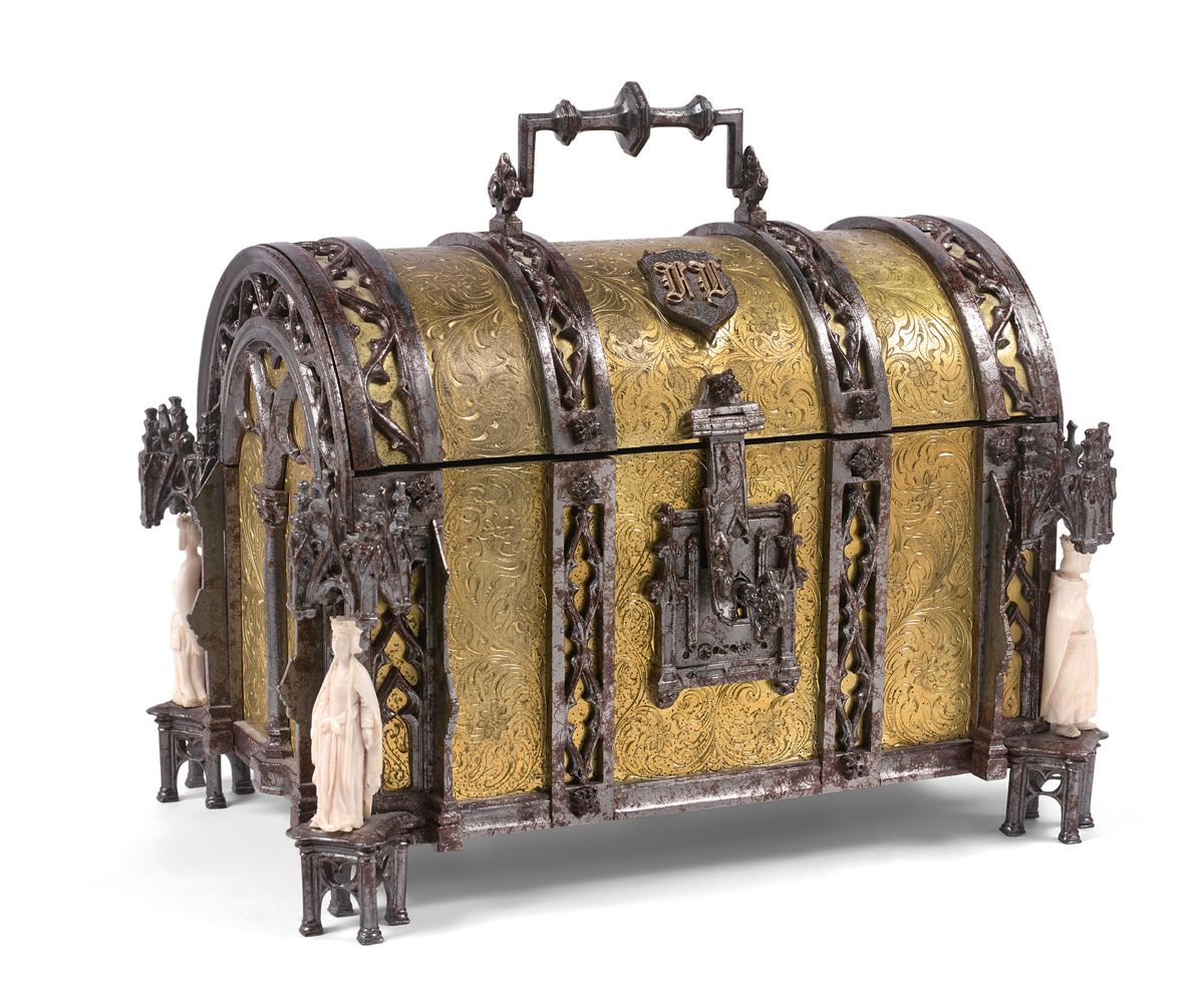 Null Alphonse GIROUX (1776-1848)罕见的新哥特式风格的盒子
鎏金青铜珠宝盒，刻有花纹卷轴的装饰，应用钢带穿孔的轨道，长方形，有一个&hellip;