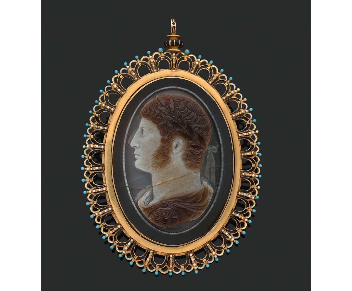 Null Large oval cameo on sardony depicting a man's head wearing sideburns and re&hellip;