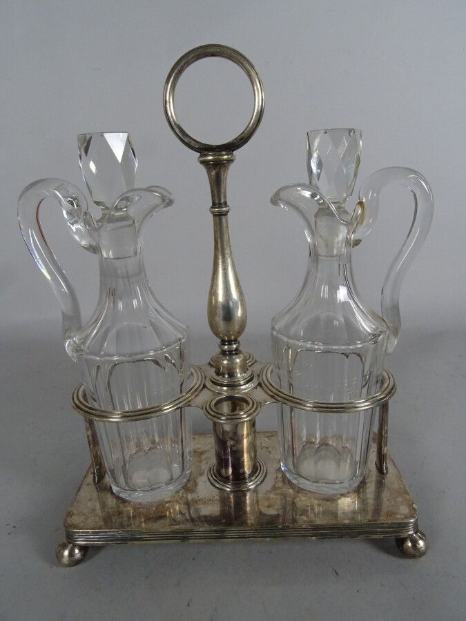 Null CHRISTOFLE, Silver plated oil holder, quadripod, with 2 cruets and their fa&hellip;