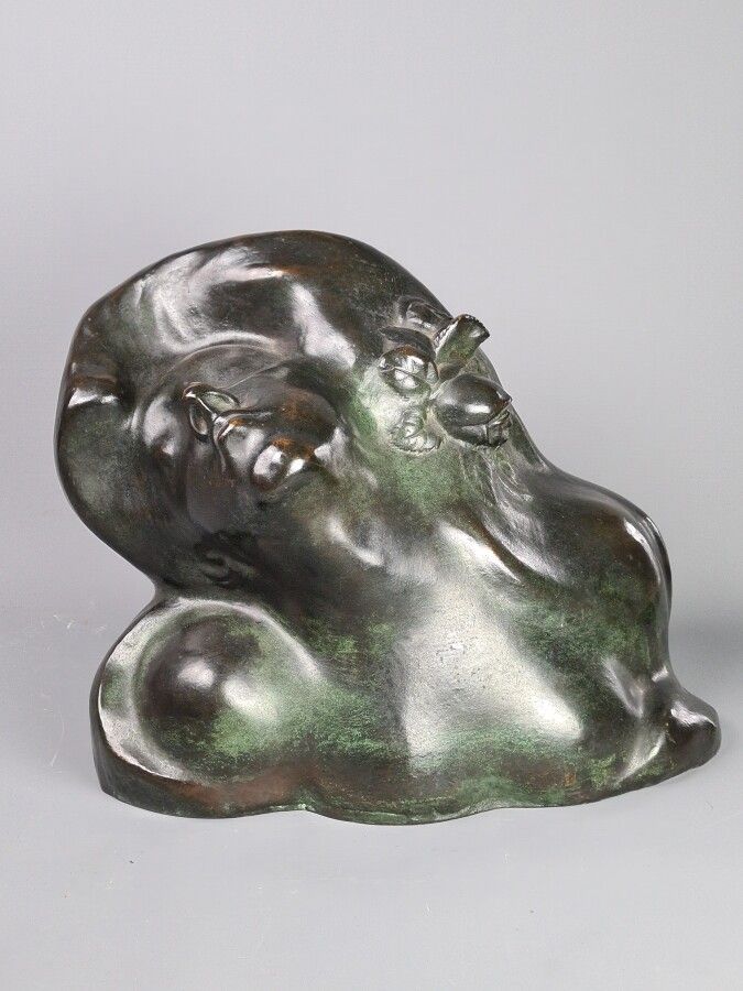 Null 埃米尔-安托万-布尔代尔 (1861-1929)

亲吻玫瑰或梦想，第二次证明

带有绿色阴影的褐色铜质证明

左肩有签名 "Emile Bourde&hellip;