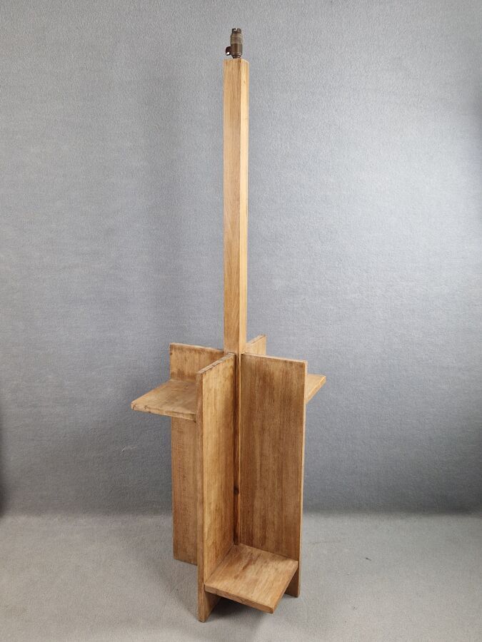 Null Base per lampada da terra in legno con 4 ripiani. Dimensioni: h. 154 cm cir&hellip;