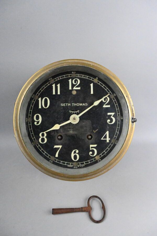Null SETH THOMAS, Bronze-Uhr, Zifferblatt mit der Markierung "US MARITIME COMMIS&hellip;