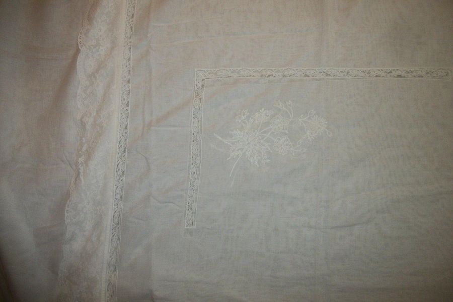Null Throw of bed in white cotton voile, house Porthault, embroidered cornelian &hellip;