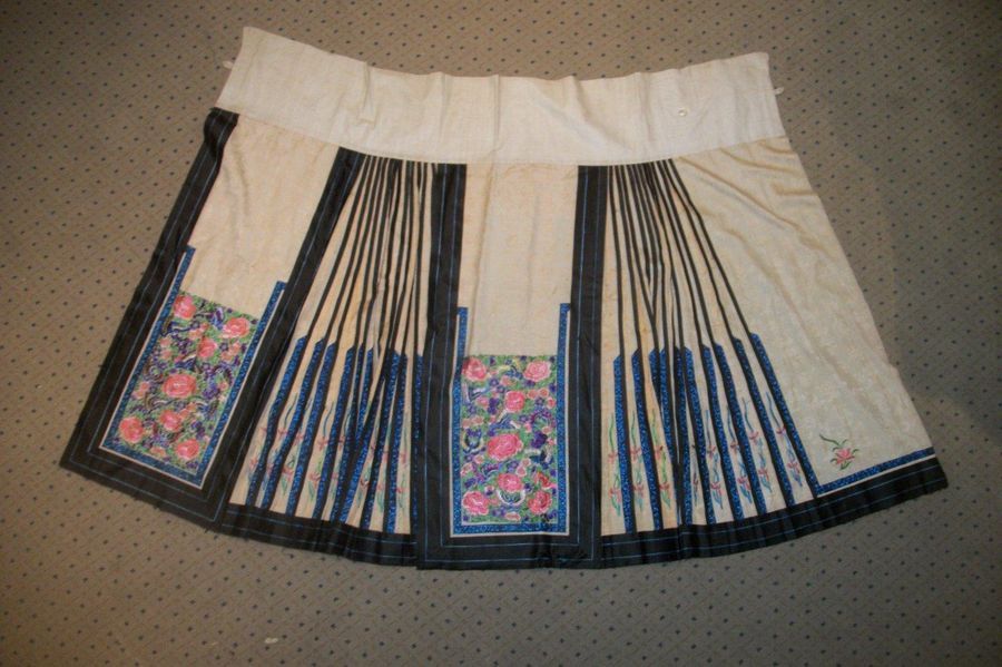 Null Mang Qun or apron skirt, China, Qing dynasty, circa 1900, tangerine damask &hellip;