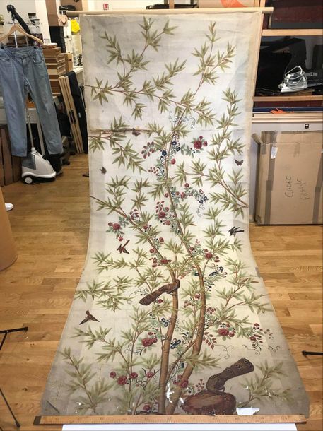 Null 彩绘丝绸丁字裤，中国，约1800年，乳白色背景，装饰有竹子、花和鸟。3，00 x 1，25米
