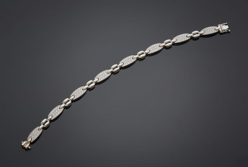 Null BRACELET " navettes " en or gris (750) partiellement pavé de diamants taill&hellip;