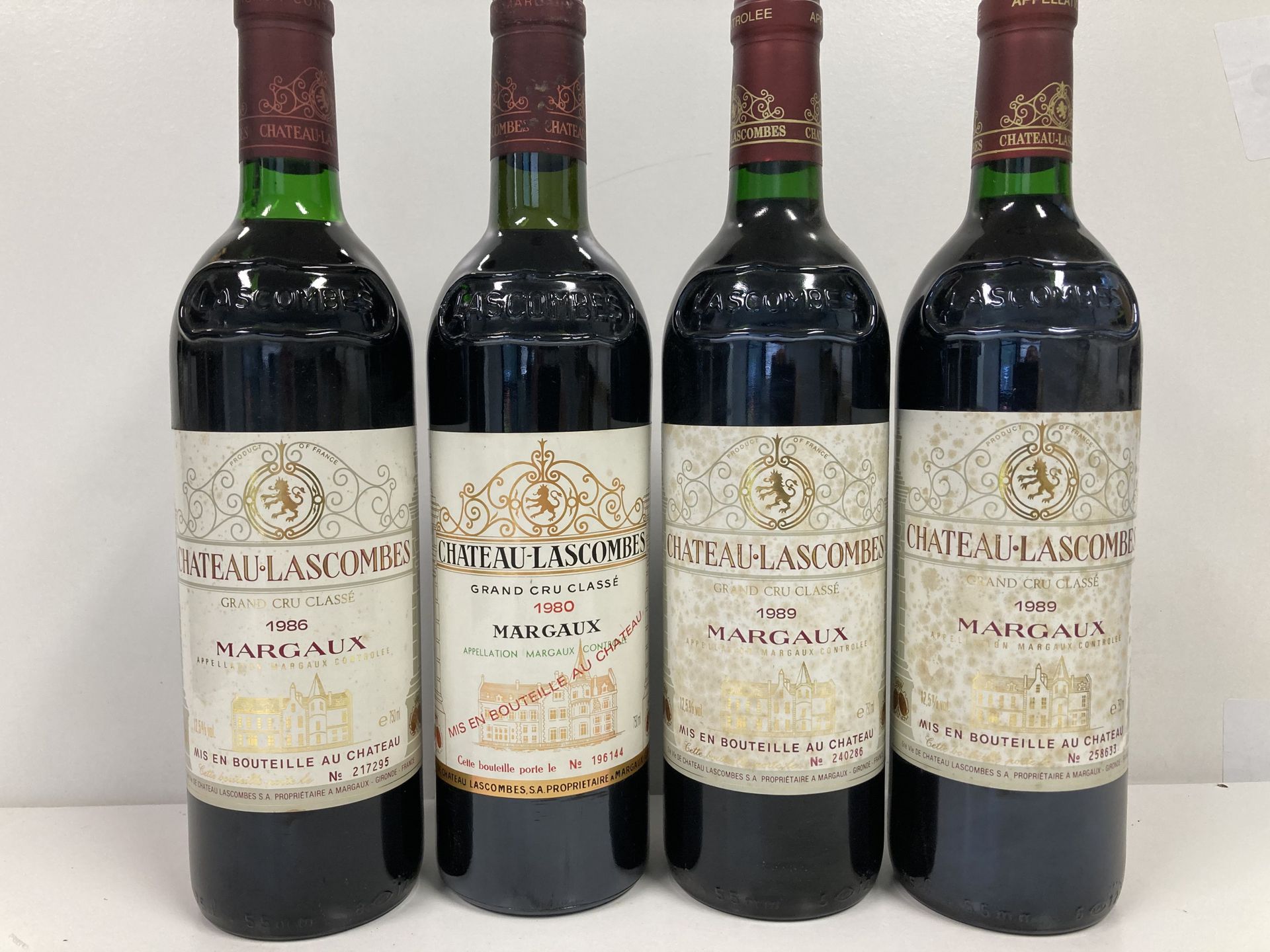 Null MARGAUX CHAT. LASCOMBES GC		

ROUGE 	75CL 	1986 			1BLLE



MARGAUX CHAT. L&hellip;