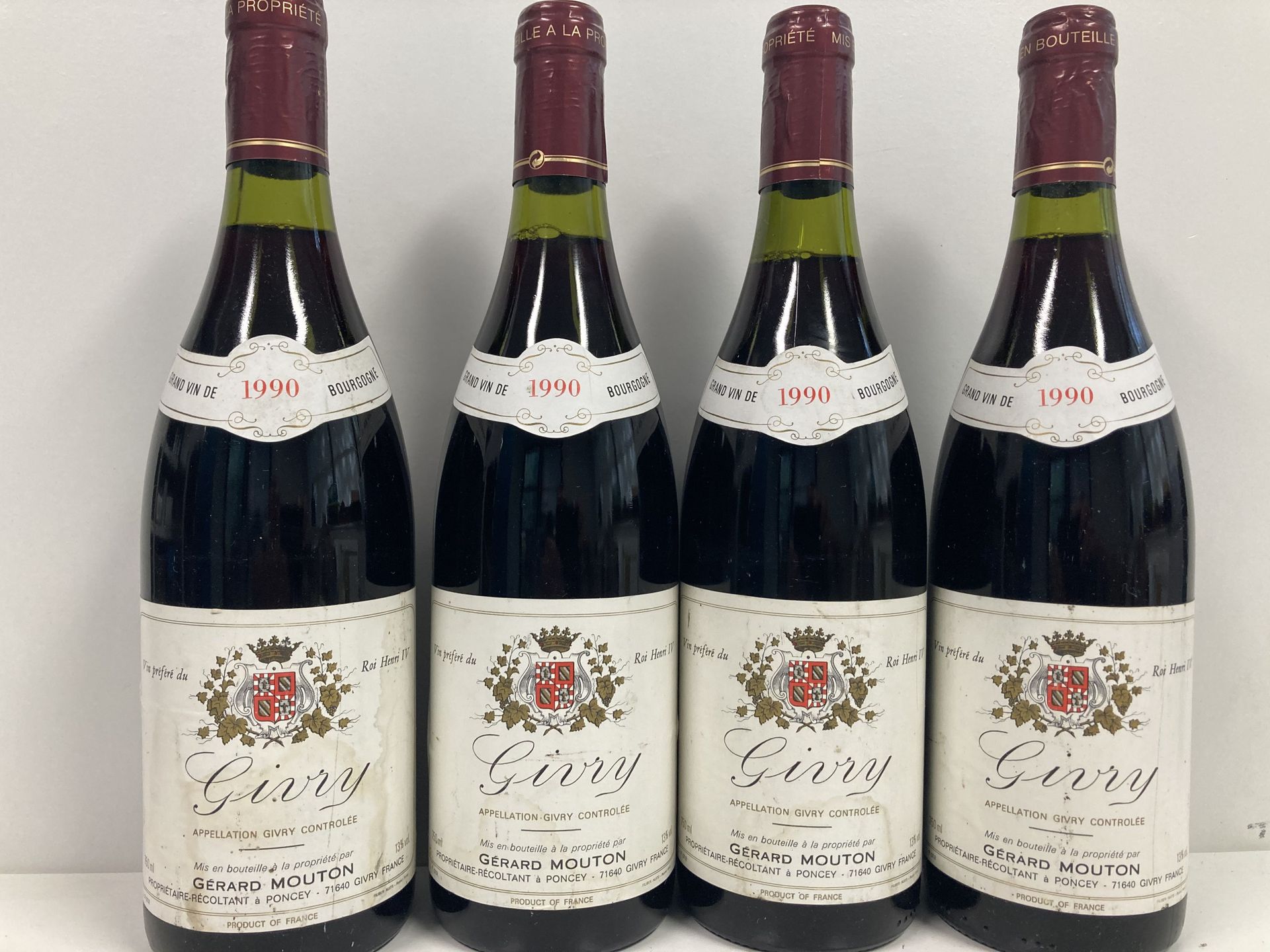 Null BOURGOGNE GIVRY 	

GERARD MOUTON 

ROUGE	 75CL	 1990 	E.T 	4BLLES