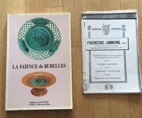 Null 卢贝尔斯的陶器。AMATTEIS出版社.1988年。FAIENCERIE D'ONNAING（北部）MOUZIN FRERES。(瓷器厂的文件目录影印&hellip;