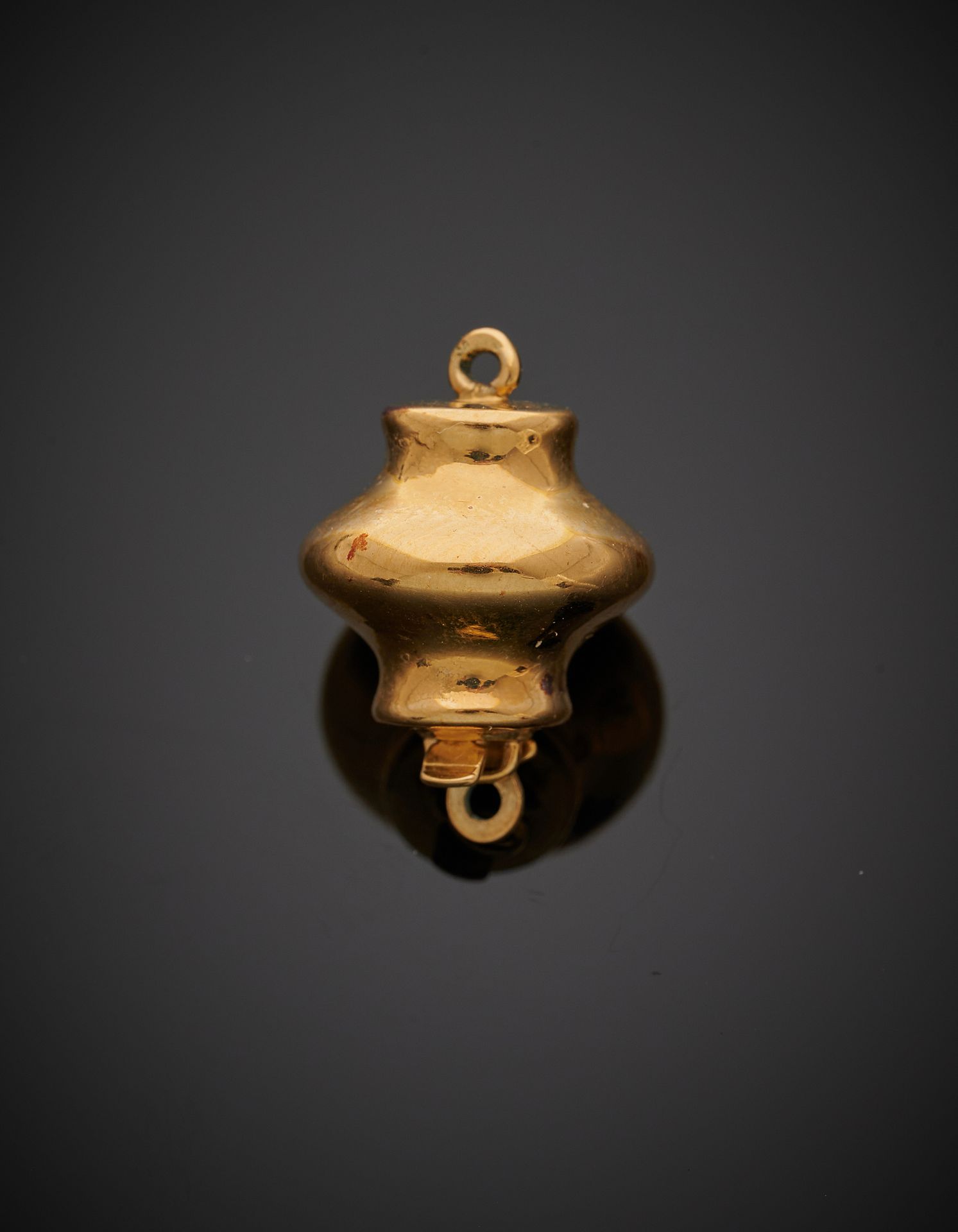 Null FERMOIR einer Halskette aus Gelbgold (750‰) mit Ausbuchtungen.
Gewicht: 1,4&hellip;