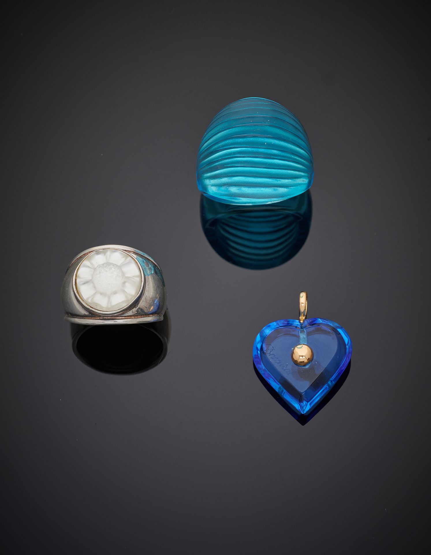 Null LALIQUE France - BACCARAT
LOT including : 
- a blue "Dôme" ring, signed LAL&hellip;