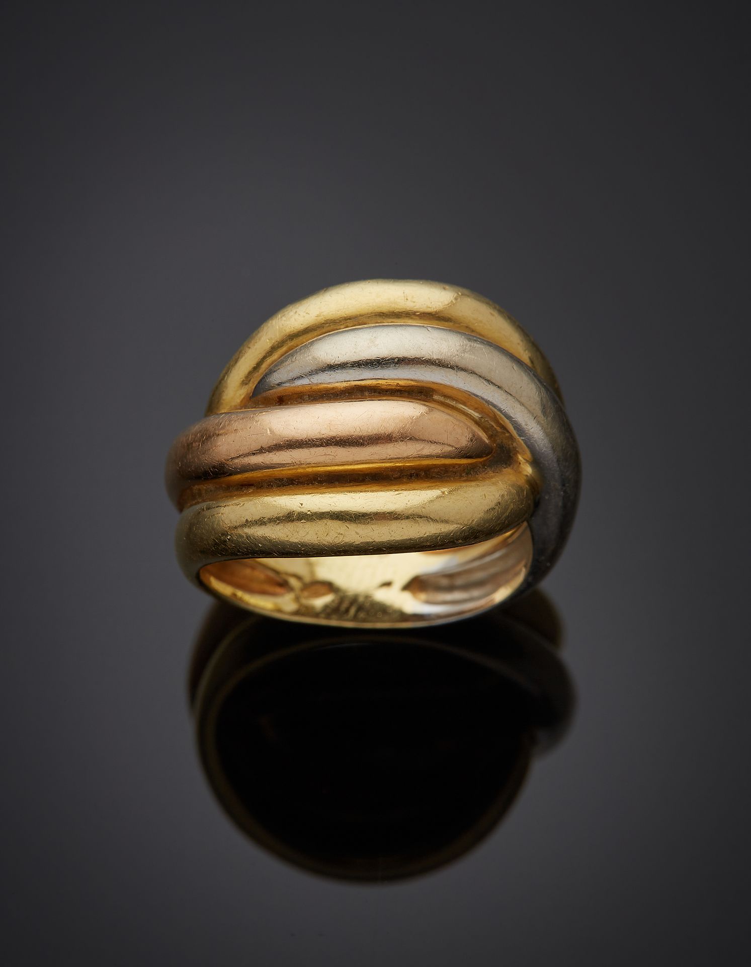 Null 弗雷德
三金（750‰）godronné戒指。 
签名为FRED。珠宝商的印记。
指头：57。毛重：9.6克。