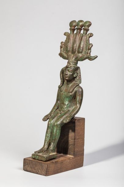 Null Statuette de SOMTOUS, statuette votive représentant l'enfant Dieu, nu, assi&hellip;