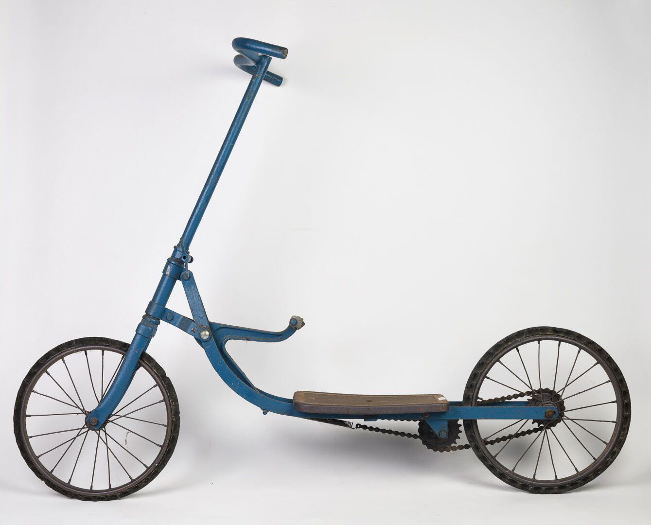 Null Paticycle bleu, année 1938, Long 1 m 15cm