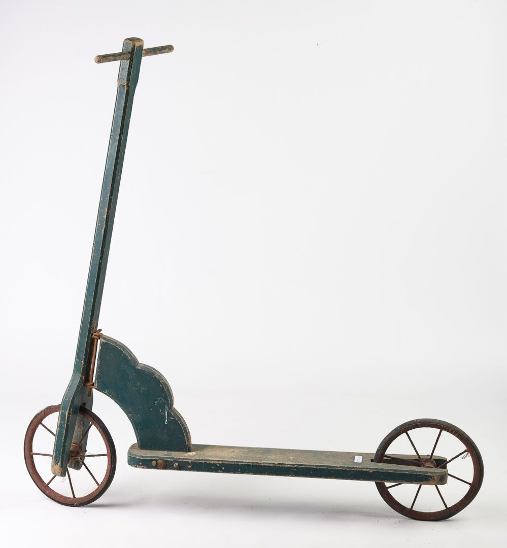 Null Trottinette en bois vert en métal, année 1910-1920, Long 90 cm