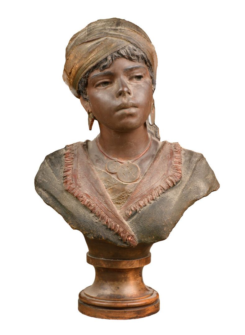 Null Terracotta bust representing a young West Indian woman (small accidents) H &hellip;