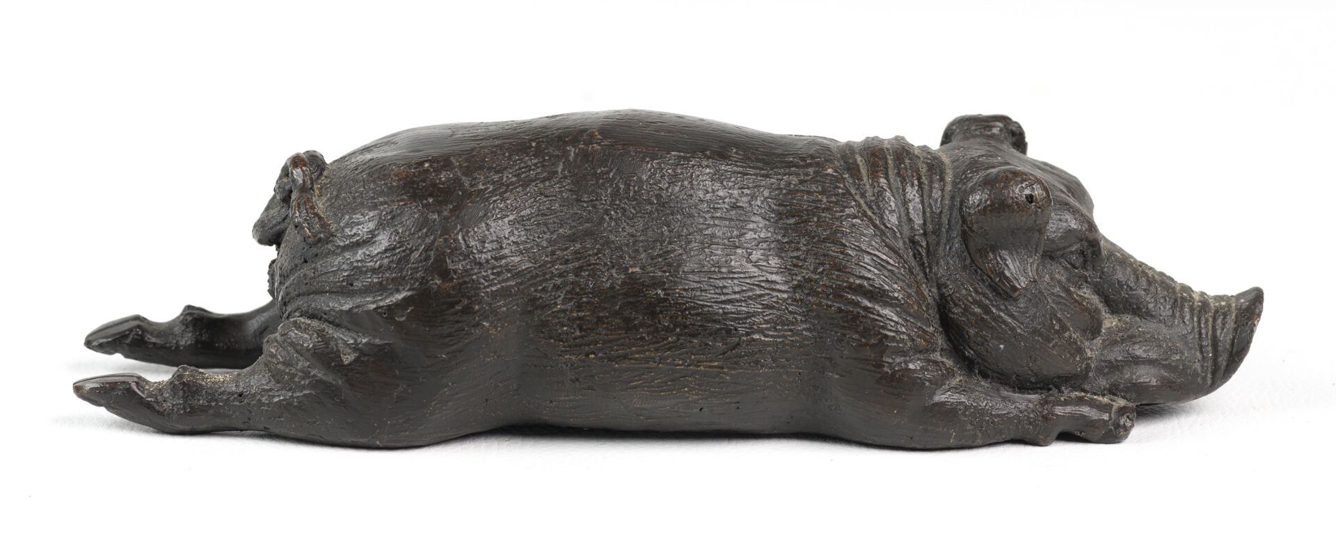 Null "Wild pig" sculpture in patinated clay, H : 20cm