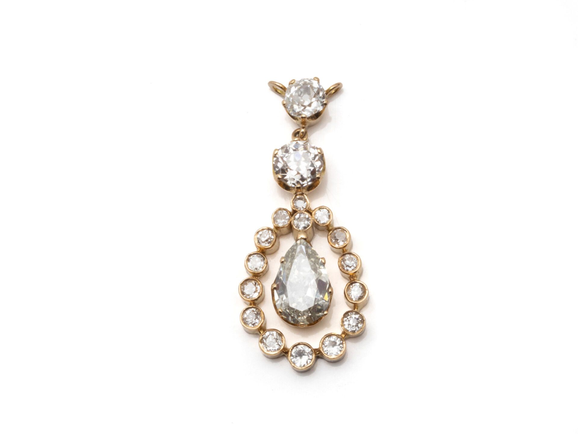 Null Pendentif piriforme ajouré en or 585 millièmes, habillé de diamants taille &hellip;