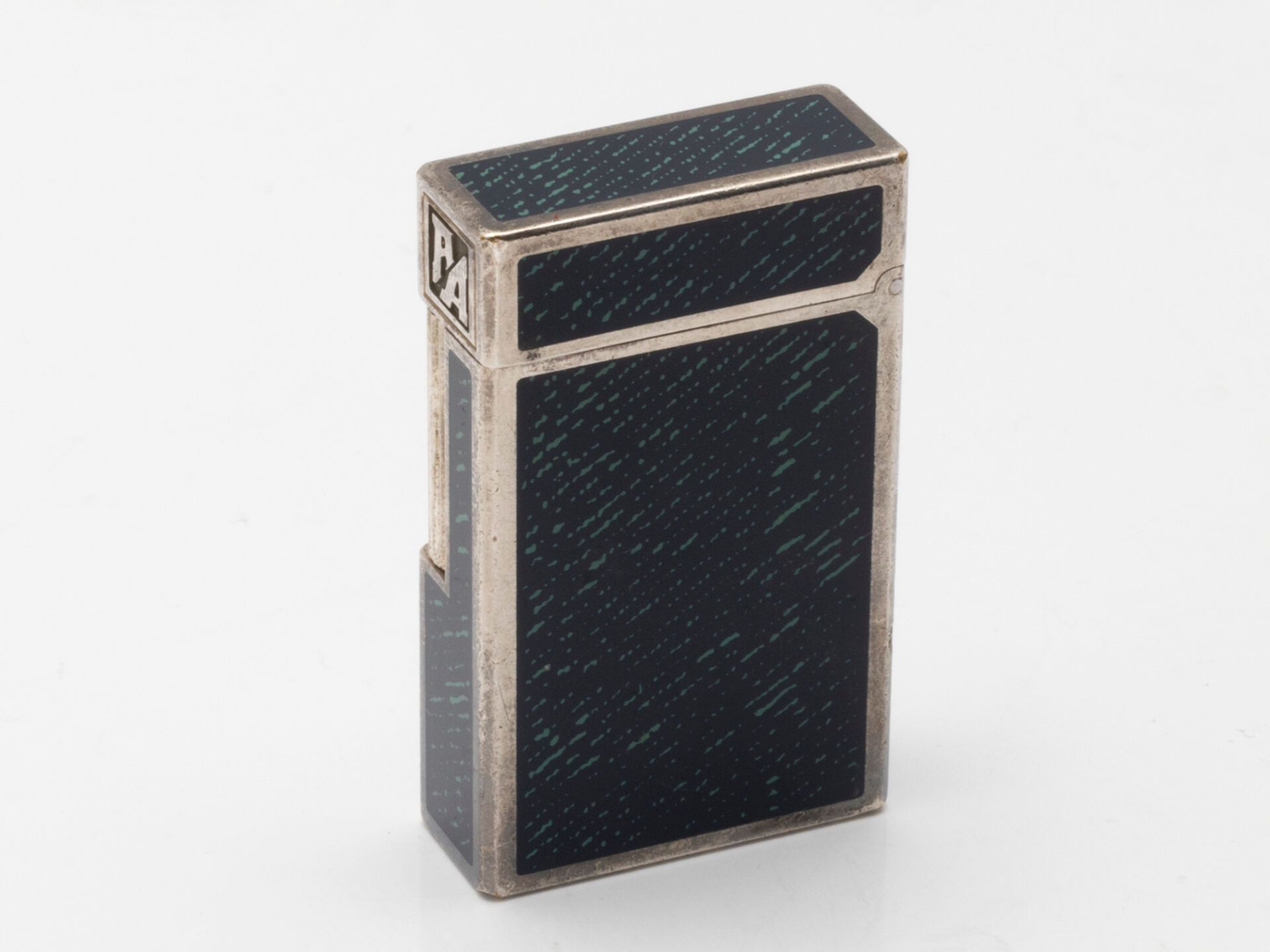 Null DUPONT
Rectangular lighter in silver-plated metal and blue lacquer imitatin&hellip;