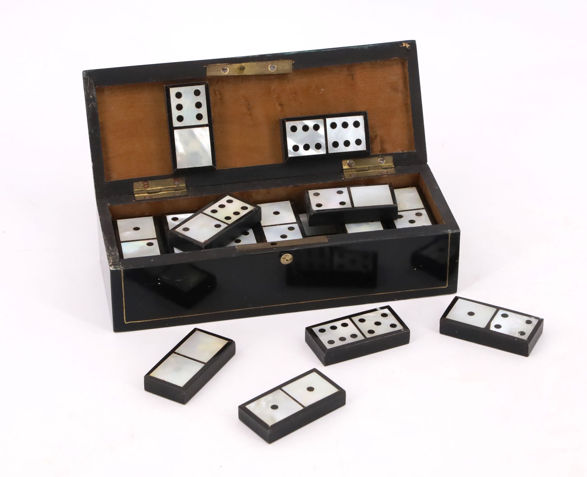 Null Mother of pearl and black lacquer dominoes in a blackened wooden box with i&hellip;