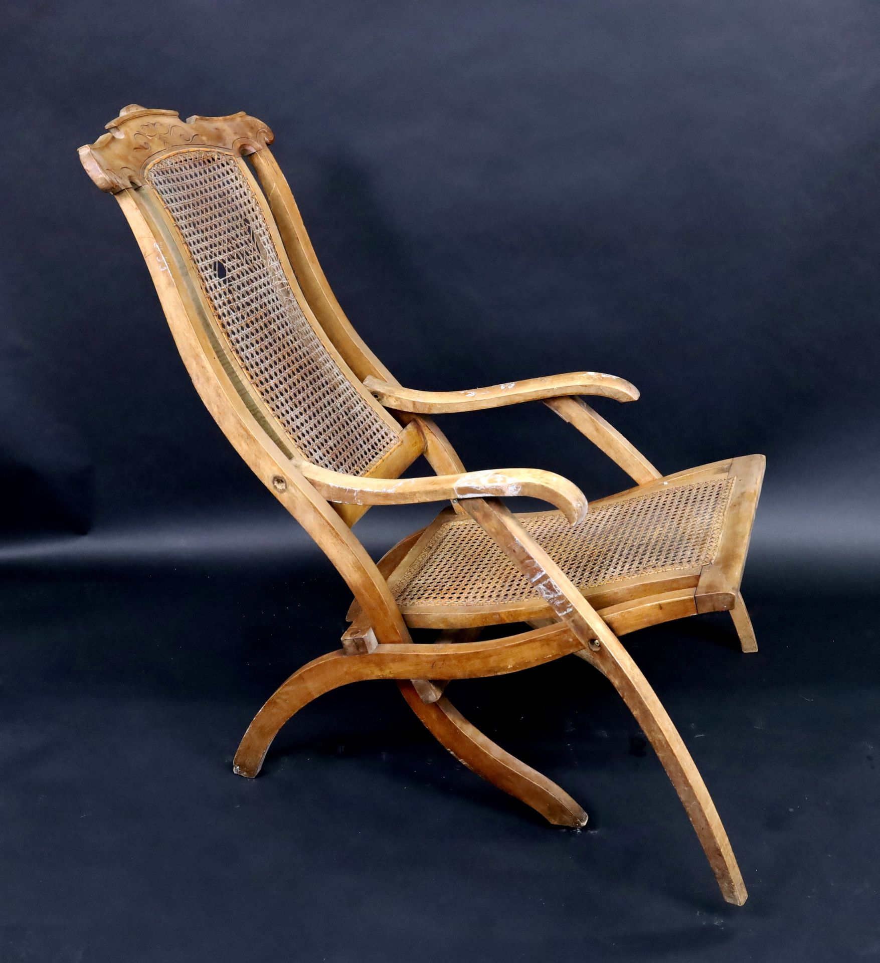 Null Natural wood and cane chair, back engraved with foliage - Circa 1930 (Damag&hellip;