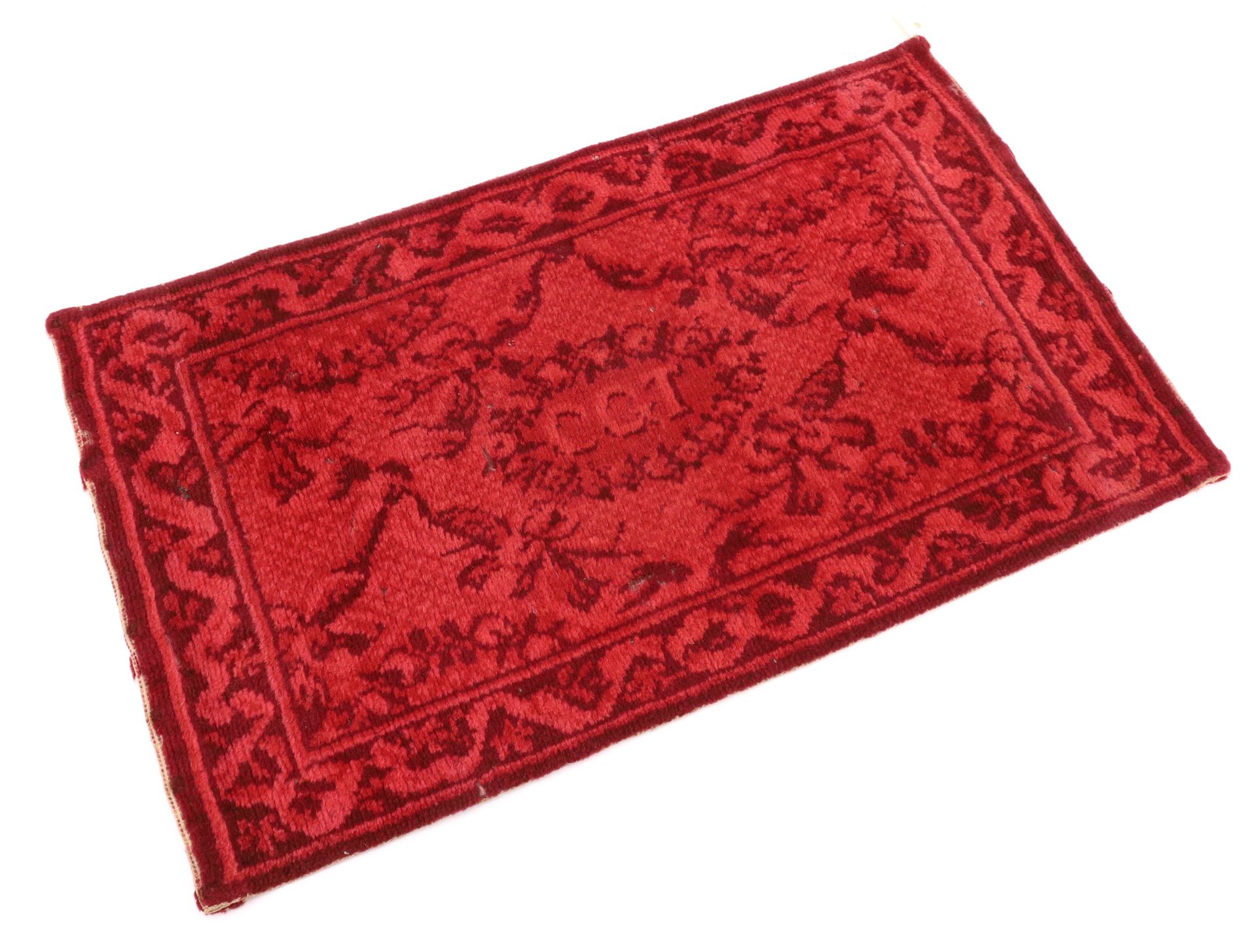 Null CGT法国1912年 - 红色羊毛地毯，装饰有花环，中间有图案 - 38厘米x 65厘米（小事故）。