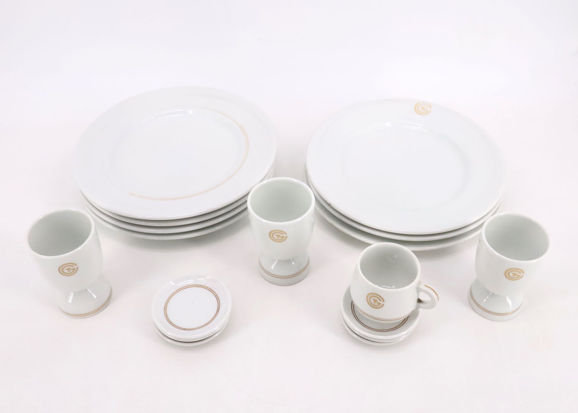 Null CGT France 1962 - Porcelain service set including seven plates, one cup wit&hellip;