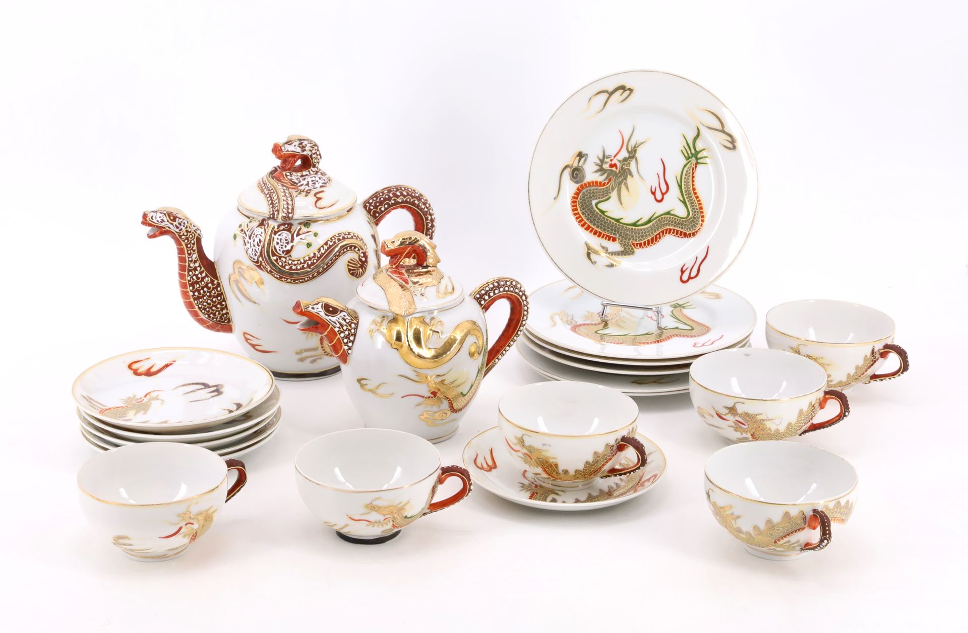 Null Service à thé en porcelaine émaillée, dorée et peinte à décor de dragon com&hellip;