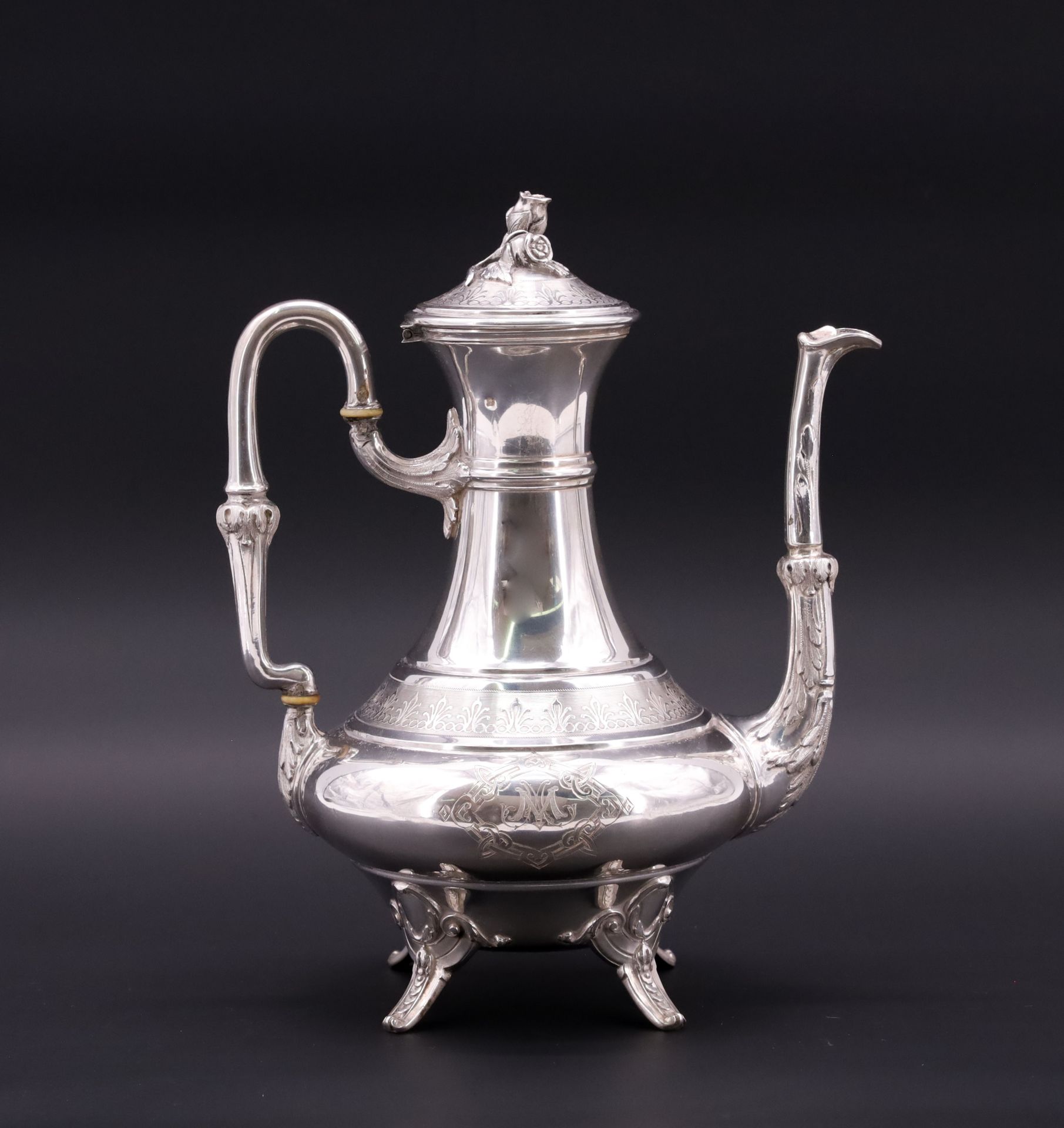 Null DEBAIN et FLAMANT - Silver coffee pot of baluster form with decoration of p&hellip;