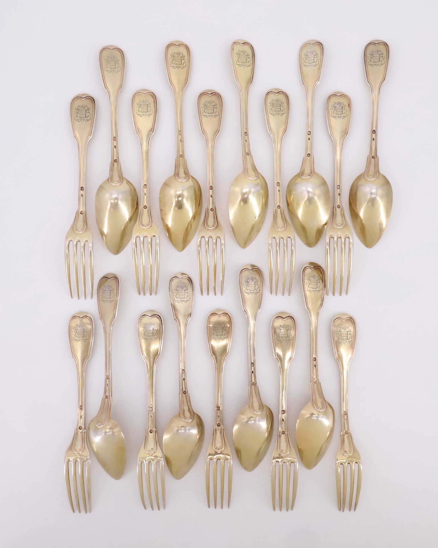 Null François-Dominique NAUDIN（活跃于1800年至1840年的银匠），由10把餐叉和9把汤匙组成的银镀金950‰的锉刀模型，铲子的&hellip;