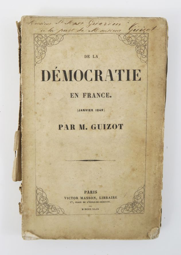 Null GUIZOT（弗朗索瓦）。De la Démocratie en France（1849年1月）。巴黎，维克多-马松，1849年。

8开本平装，印刷&hellip;