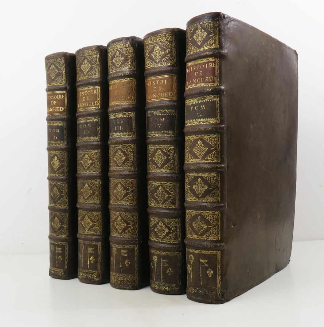 Null VIC（F.C.）和Vaissette（J.）。朗格多克的一般历史。巴黎，文森特，1730-1743。

5卷合订本，花岗岩小牛皮，书脊上的5个下框都&hellip;