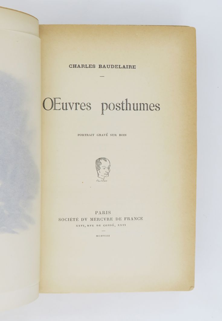 Null BAUDELAIRE（查尔斯）。遗作。巴黎，法国美居公司，1908年。

8开本平装，黄色印刷封面。脊柱恢复了。关于奥朗德的87个初版之一（第77号）&hellip;