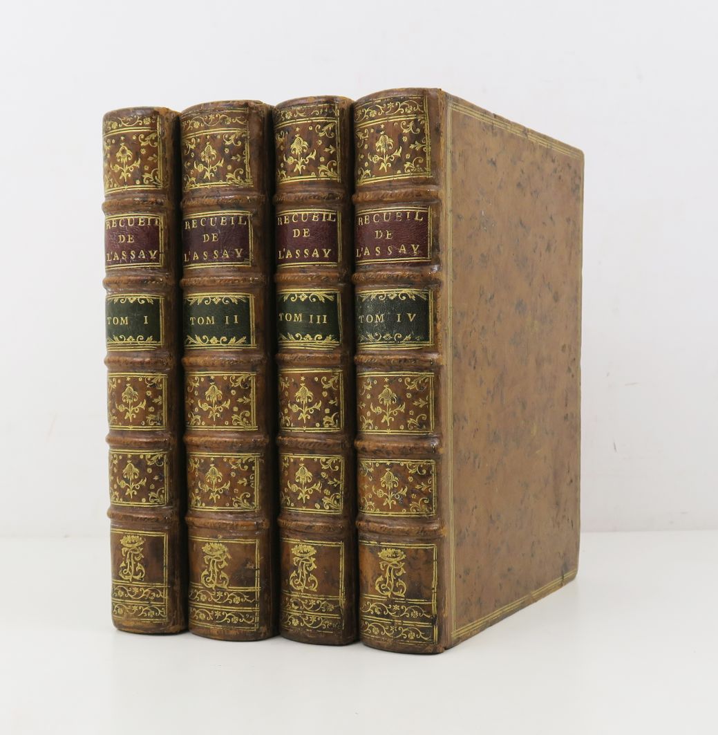 Null 拉赛（侯爵）。不同事物的记录。洛桑，Bousquet，1756年。

4卷4册，釉面小牛皮，书脊上装饰有神经，脚下有冠状数字，板上有三层鎏金丝，标题和&hellip;