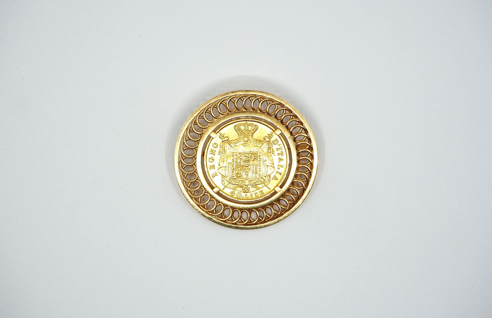 Null Yellow gold brooch set with a 40 lire 1810 gold coin
Pds 25.92 grs