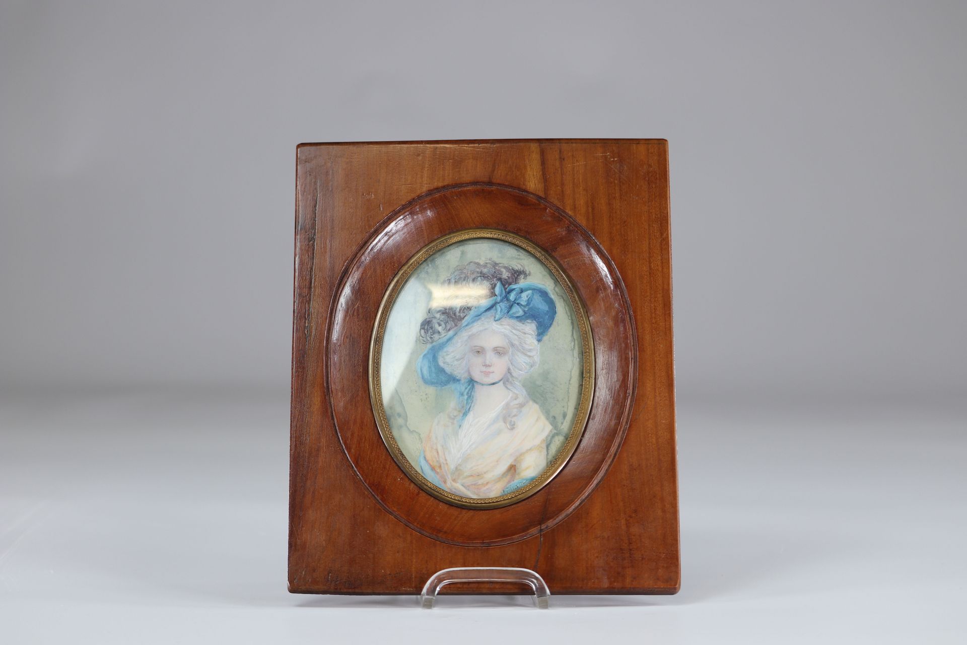 Grande miniature sur ivoire jeune femme vers 1900 Gran miniatura sobre una joven&hellip;