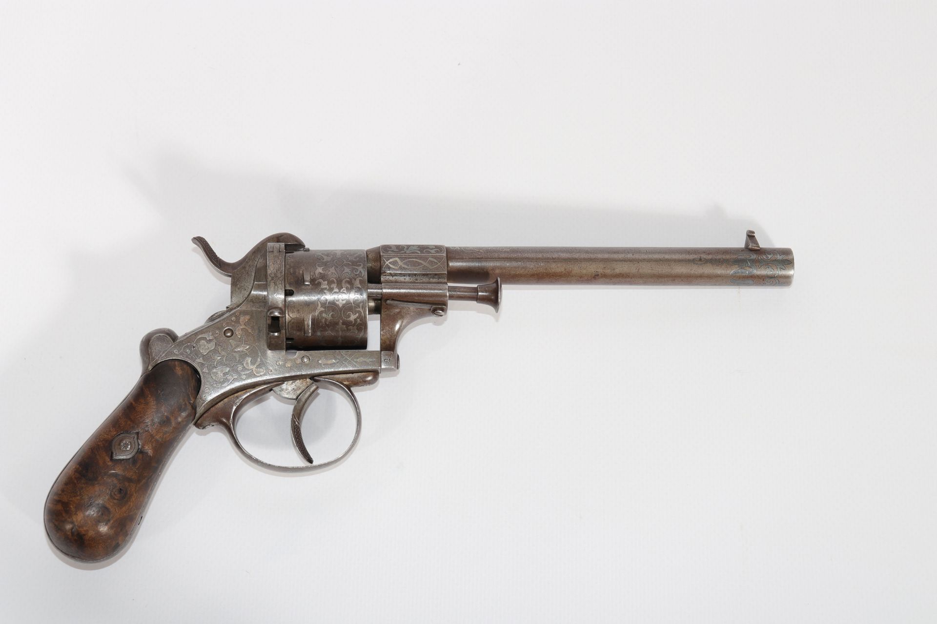 Revolver type Lefaucheux, entièrement décoré Lefaucheux型左轮手枪，全饰
尺寸: L=275mm l=12&hellip;