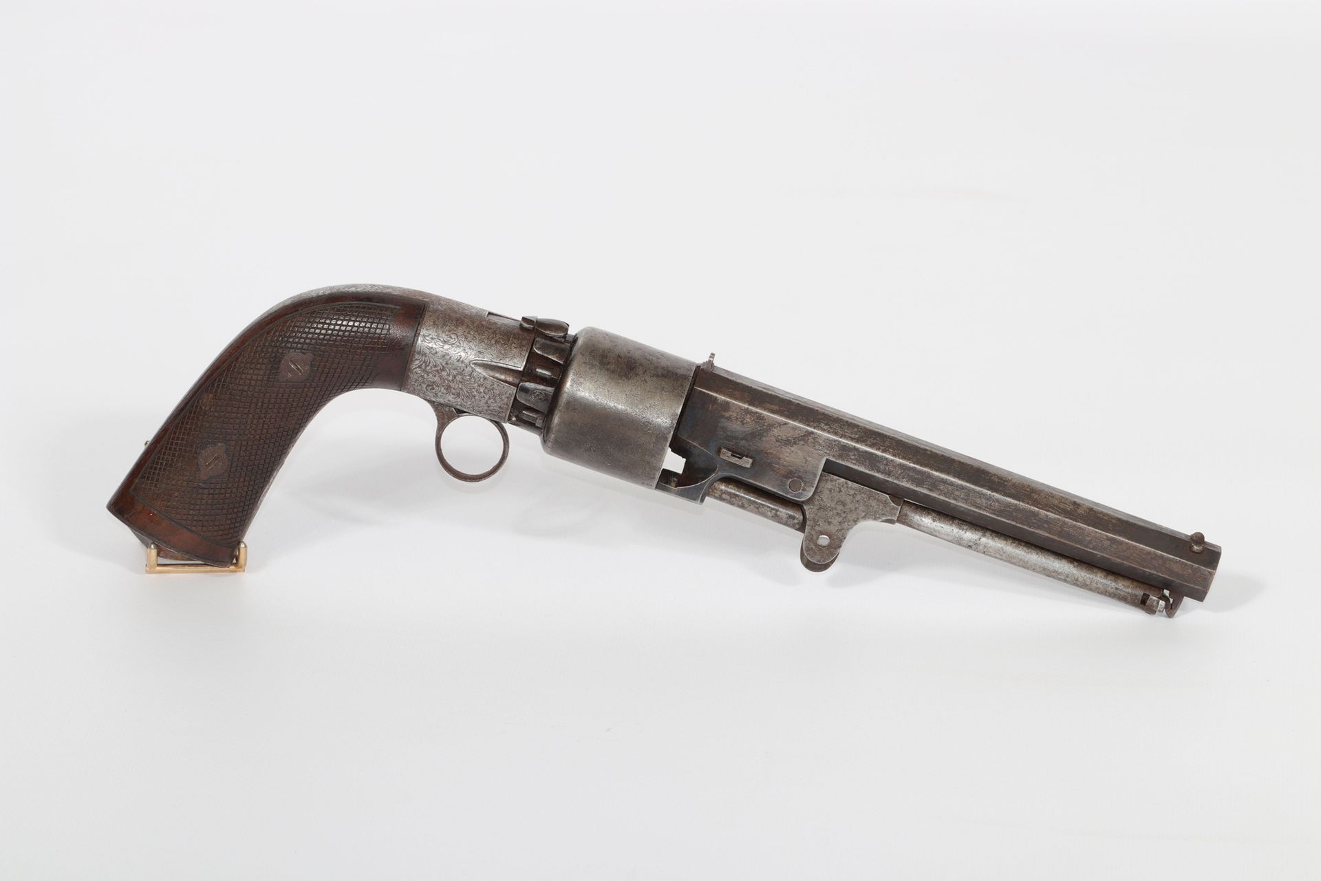 Rare pistolet à système 19ème 罕见的19世纪系统手枪
尺寸: L=340mm l=120mm
重量(Kg): 1.14kg
状态:&hellip;